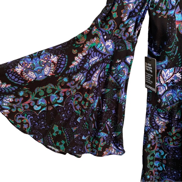NWT Express Paisley Bell Sleeve Fit and Flare Dress (10) - Picture 3 of 5